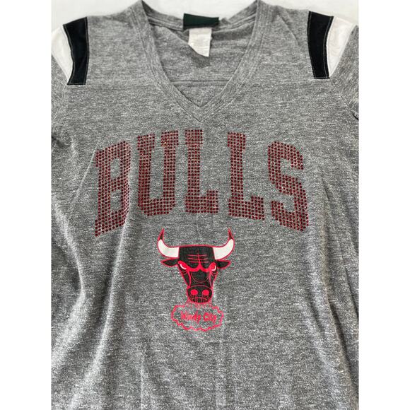 Chicago Bulls Women's V-Neck Long Sleeve Shirt by 5th & Ocean Size M - Picture 3 of 8